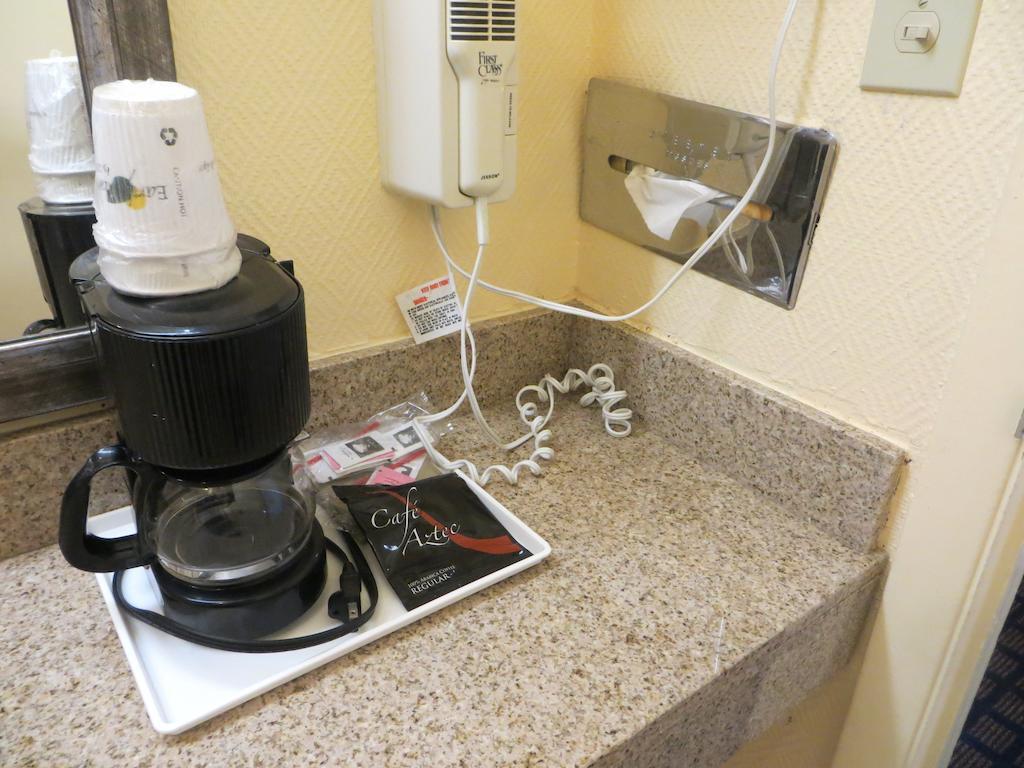 Travelodge By Wyndham ドッジシティ エクステリア 写真