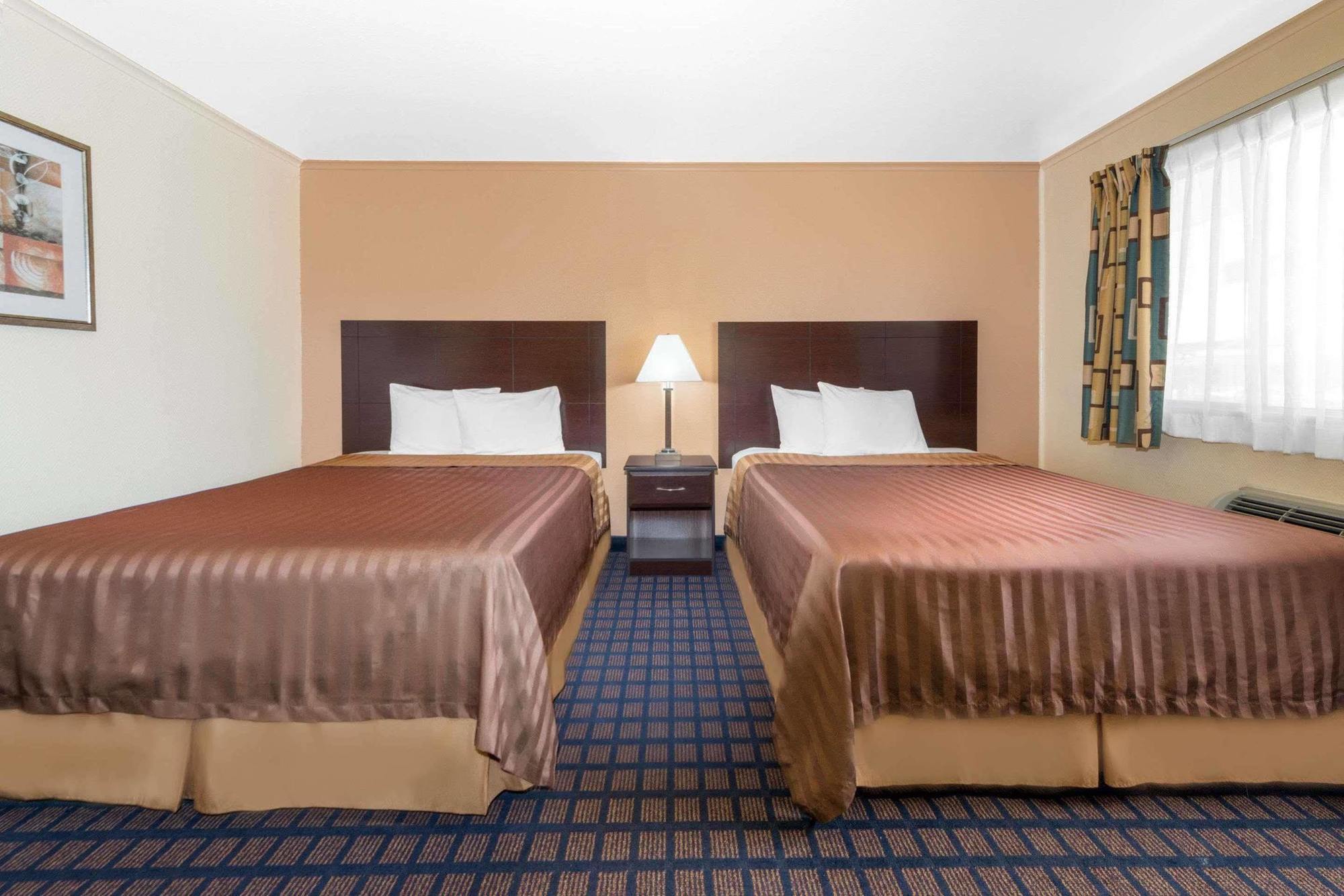 Travelodge By Wyndham ドッジシティ エクステリア 写真