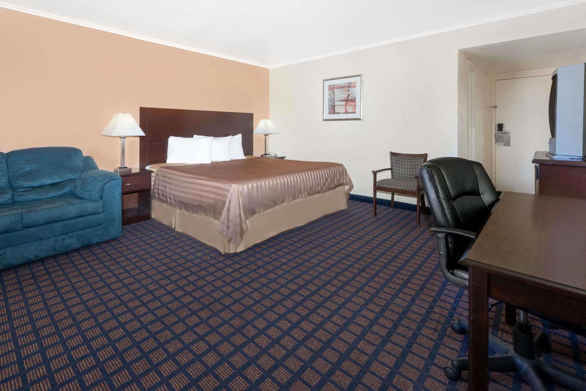 Travelodge By Wyndham ドッジシティ エクステリア 写真
